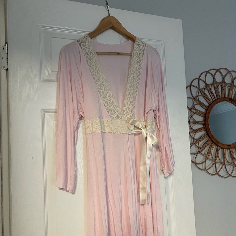 Belabumbum Pink Robe with Cream Lace